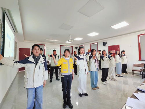 楠溪江5A創(chuàng)建首輪基礎(chǔ)服務(wù)禮儀培訓(xùn)順利開(kāi)課，禮儀服務(wù)點(diǎn)亮景區(qū)品質(zhì)
